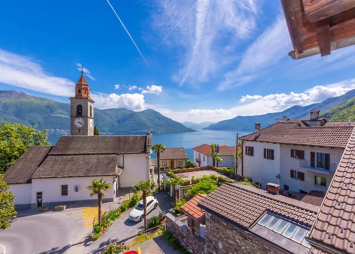 Apartment Red View - Happy