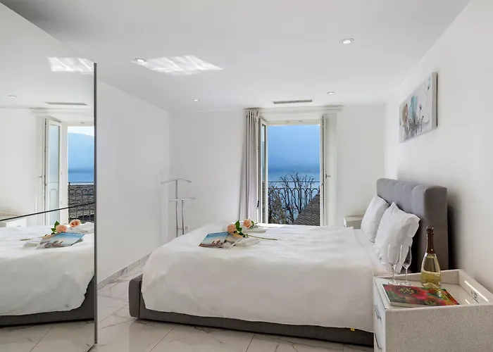 Red View - Happy رونكو سوبرا أسكونا