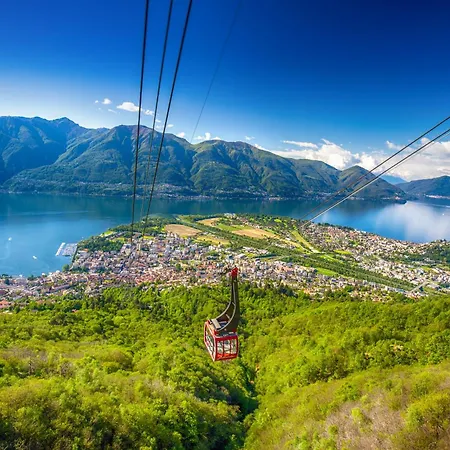 아파트 Red View - Happy