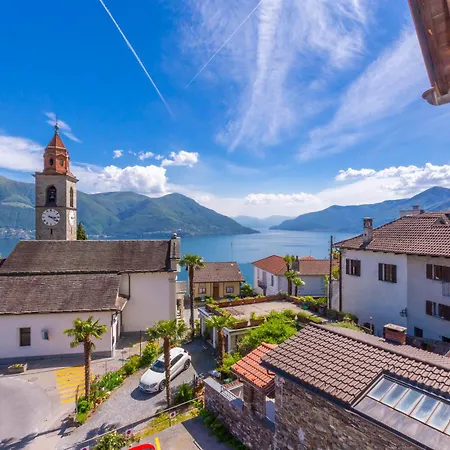 아파트 Red View - Happy